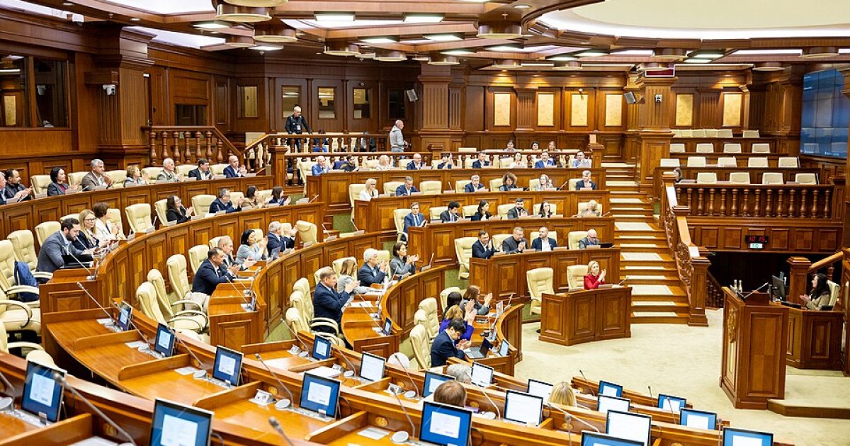 Thailand's New Political Amnesty Takes Effect, But Royal Defamation Cases Remain Excluded parliament