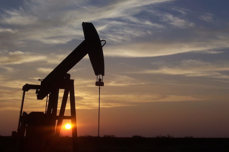 Leading Oil Firms Warn Of Continued Price Spikes pumpjack texas oil rig pump