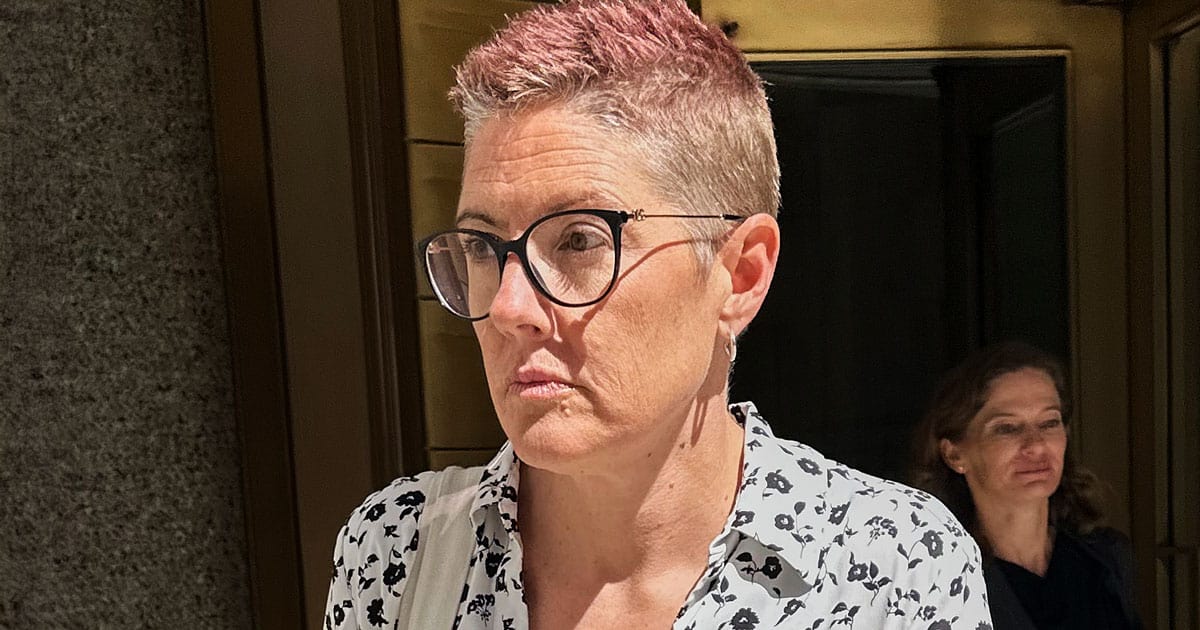 Tech CEO Gets Five Years in Prison After Blaming $300 Million Fraud on Mirror Falling on Her Head raud 63