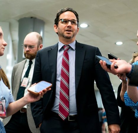 Senate Democrats introduce bill to roll back press restrictions at Pentagon 