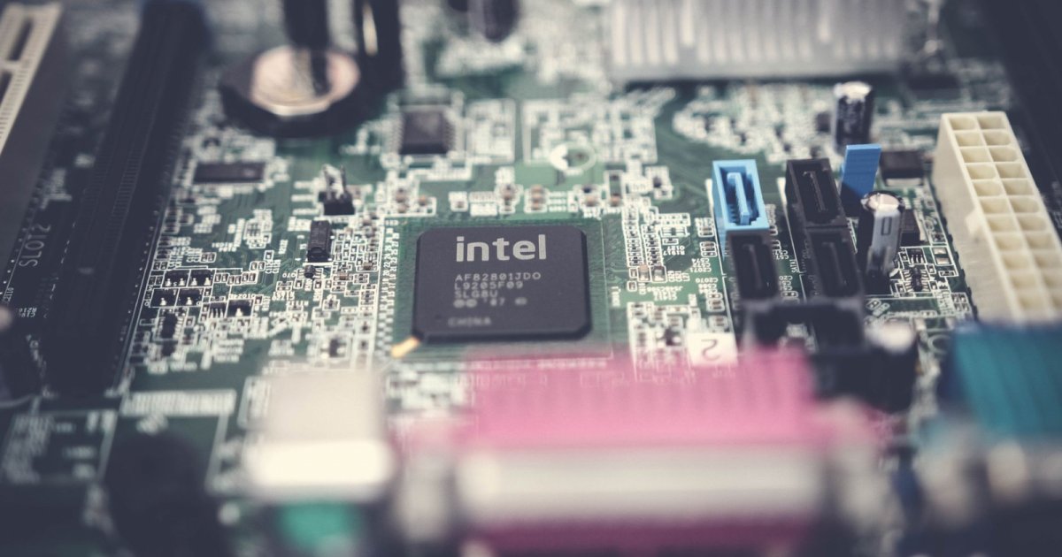 Intel Raises $20 Billion in Stock Offering: Why INTC Shares Fell semiconductors