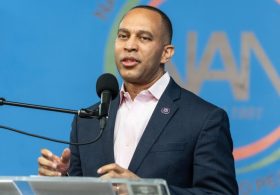 REPORT: Jared Kushner, Hakeem Jeffries Held Secret Meeting Ahead Of Midterms