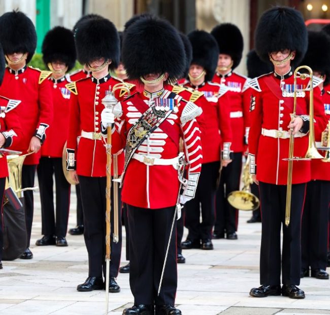 UK Royal Family Stages Incredible Tribute to Dolly Parton at Buckingham Palace