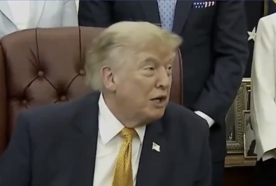 Trump Humiliates MSNOW Reporter In Hilarious Oval Office Roast: ‘The Worst People’ trump 2