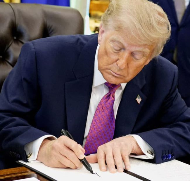 Trump Signs Executive Order to Rename Lake Ontario as ‘Lake America’