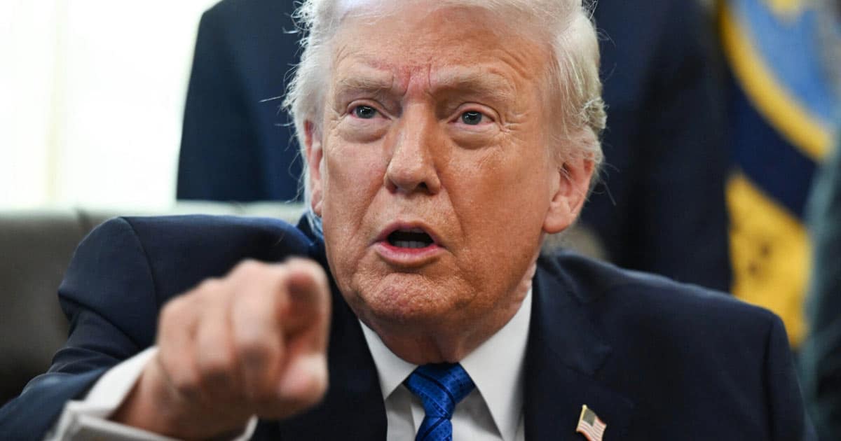 Trump Demands Lower Gas Prices for Americans After Exxon and Chevron Reveal Record Profits trump iran decimated scumbags