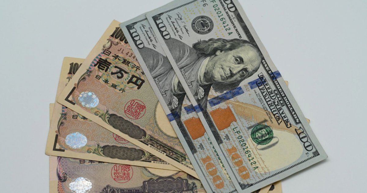 US Joins Japan to Buy Yen in First Coordinated Currency Intervention Since 2011 us