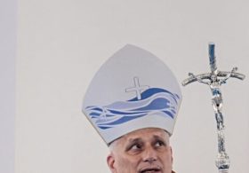 Italy: Vatican Says No — Removes Controversial pro-Migrant Priest Who Housed Illegals