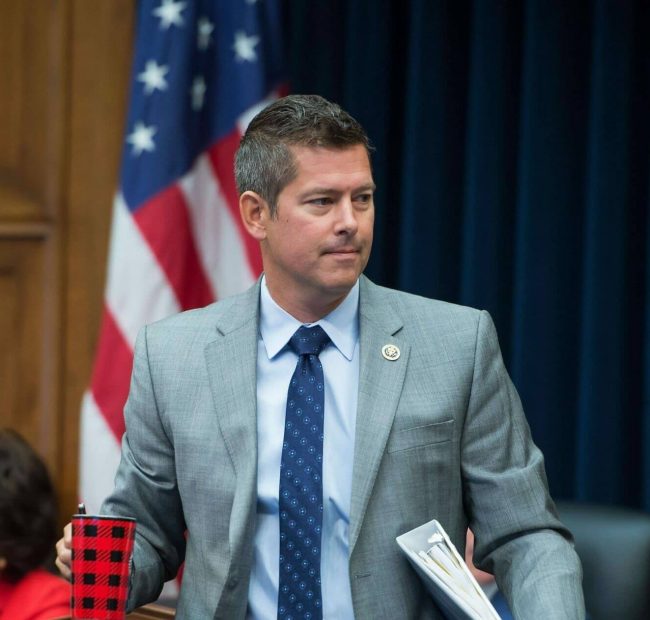 Transportation Secretary Seeks English Proficiency Rule for Commercial Truckers