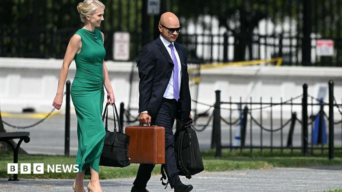 Trump gave $45,000 cash gifts to Natalie Harp and two other aides, public records show 0 9795d1a5edbc
