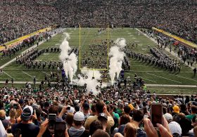 Notre Dame’s Jersey Patch Deal With SoFi Divides Alumni and Fans