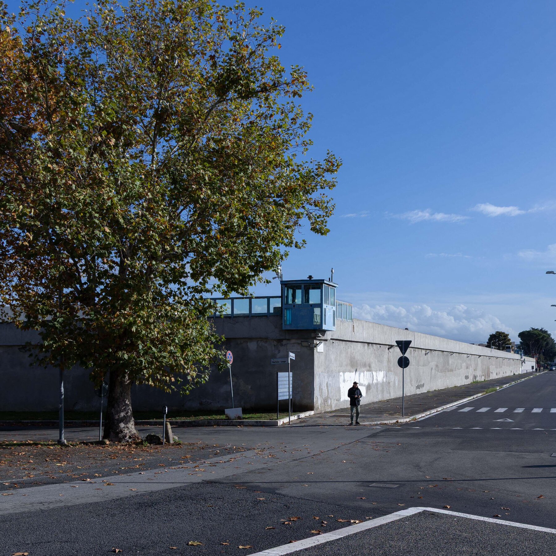 Italy’s Prisons Were Overcrowded. Then They Overheated. 00int italy heat prisons mediumSquareAt3X