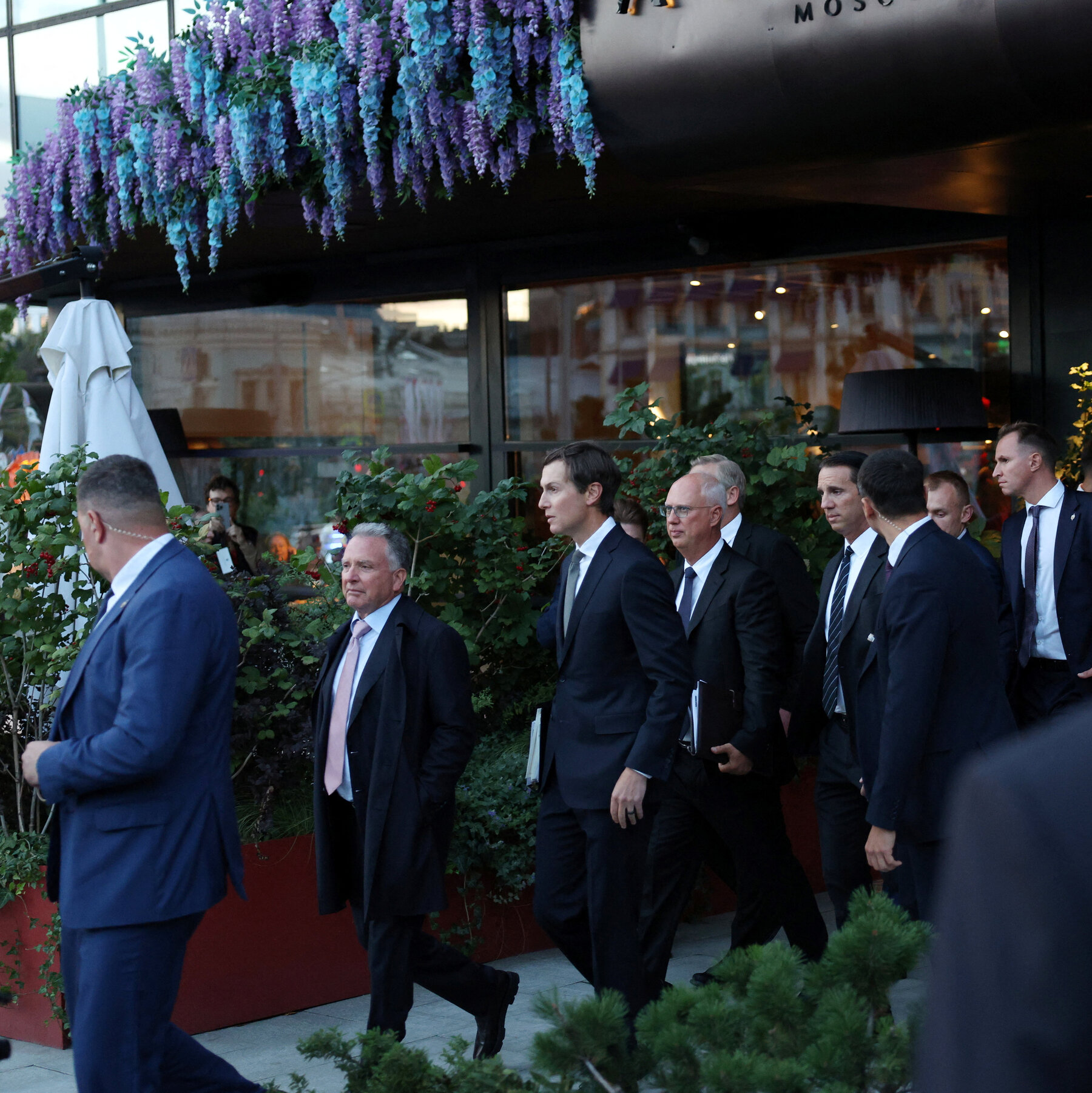Trump Envoys Expected to Make First Visit to Kyiv 06int ukraine meeting hgwv mediumSquareAt3X