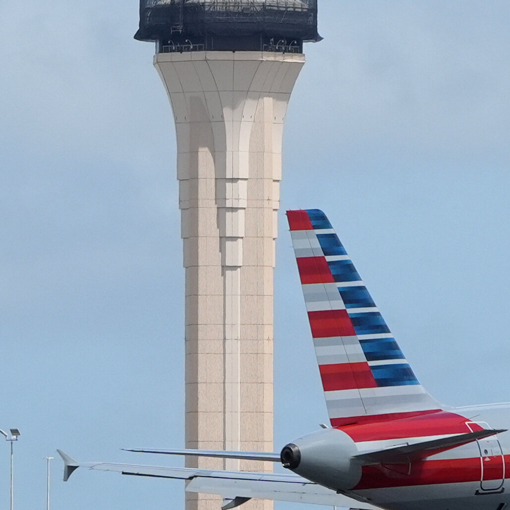 Cargo Plane Overruns Runway at Miami Airport, Striking Vehicles 06xp crash ATC cljb mediumSquareAt3X