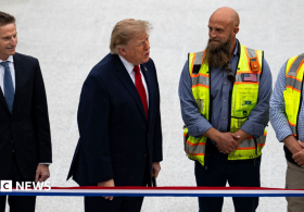 What is the White House press pool and why is it in a row with Trump?