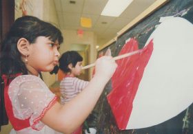 Is It Right to Hold Your Kids Back in Kindergarten?