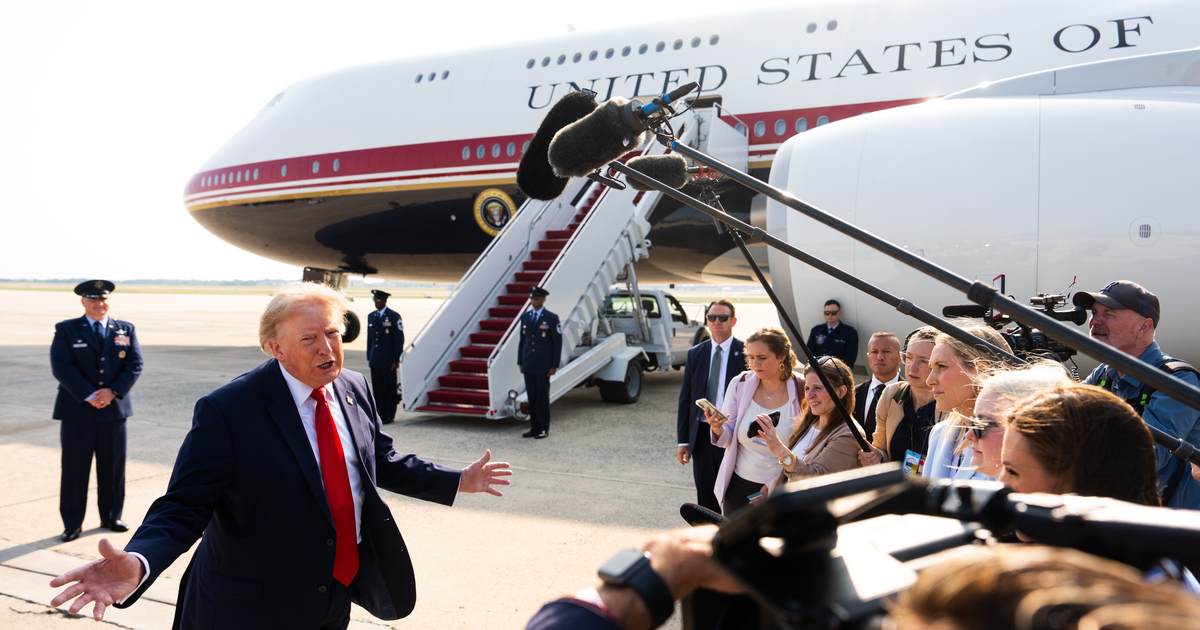 Trump Makes Amazing Flyover, Gets Wild Cheers at Action-Packed TN-TX Football Game 104632ea8802 1200x630 2