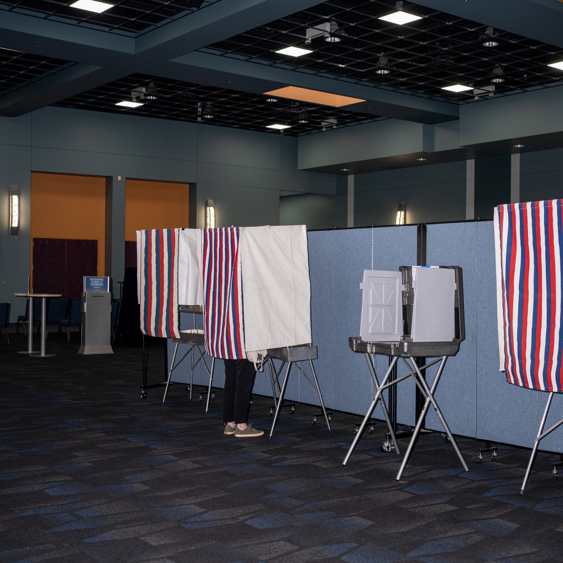 Voters Are Asking A.I. About Elections. The Answers Can Vary by User. 10biz midterms chatbots 1 zqwp mediumSquareAt3X