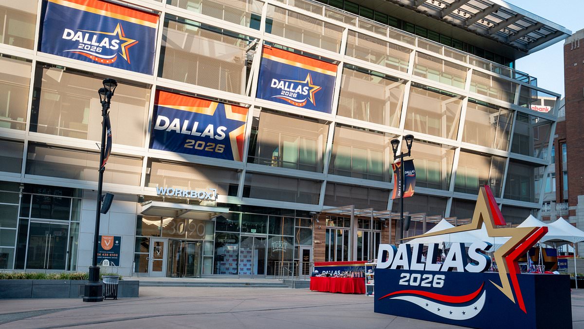 GOP convention chaos as attendees complain of hours-long lines and crowded buses in sweltering Texas heat 111144895 0 image a 53 1788976914407