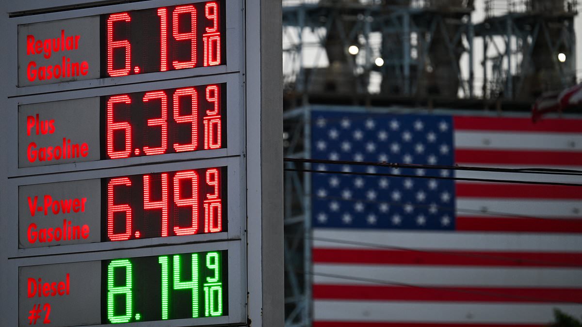 Trump does major U-turn on oil export ban sparking MAGA executives revolt as he scrambles to address sky-high gas prices 111519407 0 image m 10 1790604807521