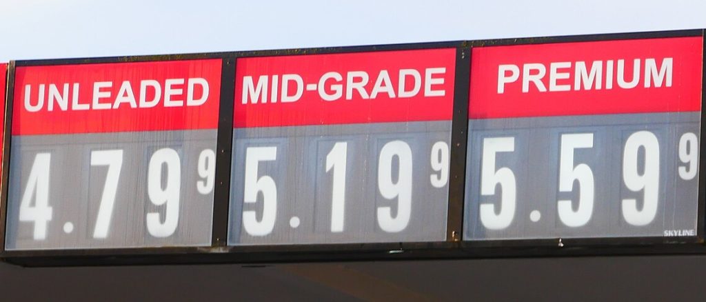 ‘No slack’ left in US refineries as diesel tops $6.50 a gallon 1280px Gas Prices on Easter Sunday 2026 e1785269474764 1024x438 1