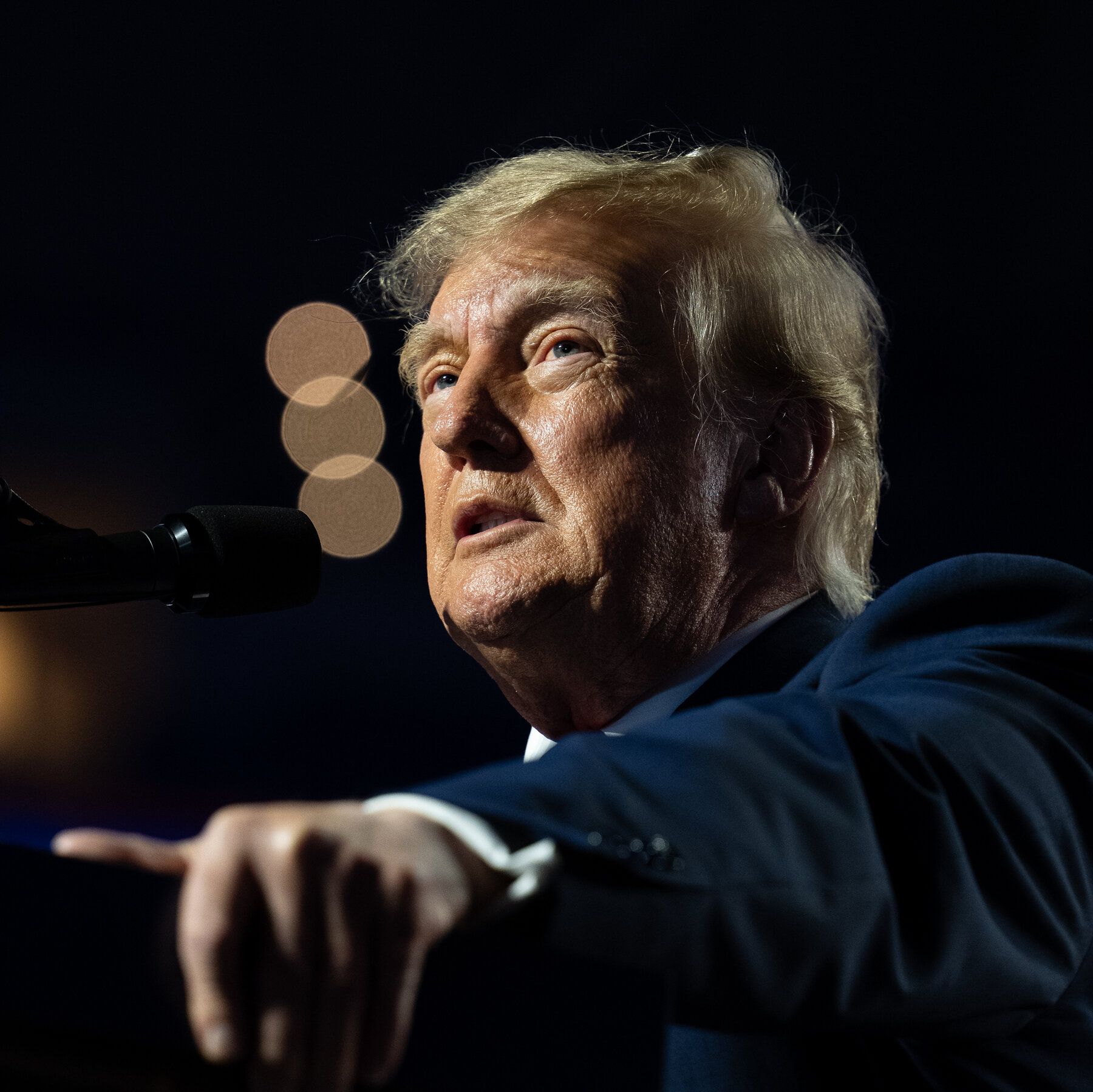Inflation Complicates Trump’s Midterms Pitch to Voters 12DC TRUMP ECON 1 zgpl mediumSquareAt3X