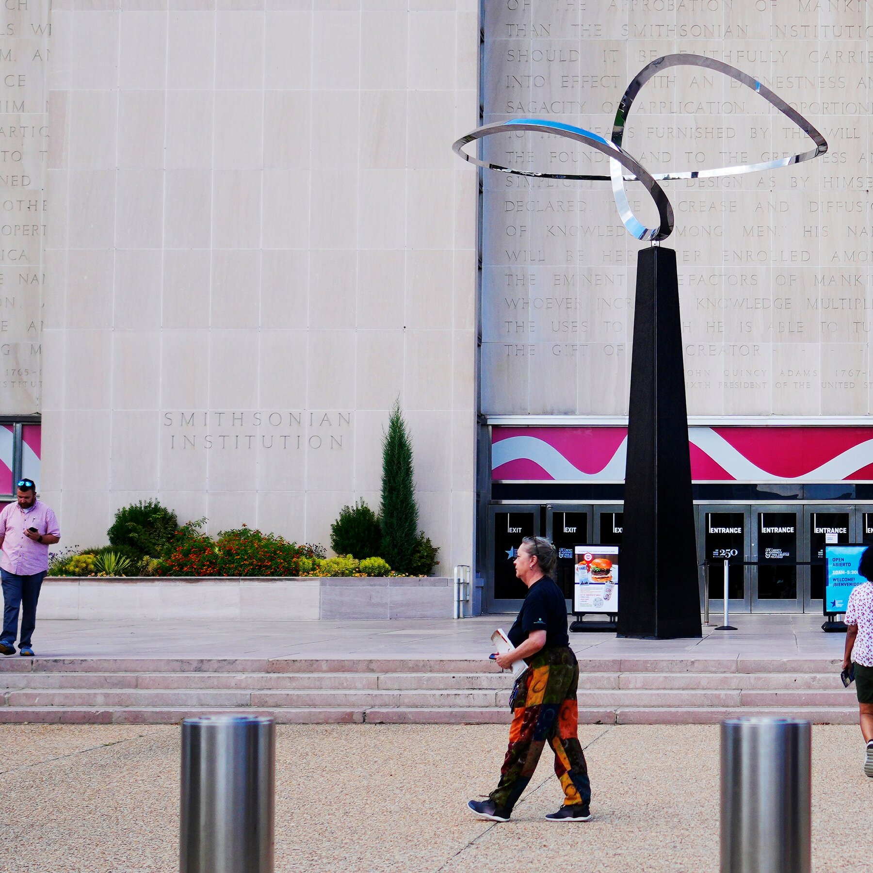 Trump Administration Outlines Plan for Signs Outside Smithsonian Museum 16cul Smithsonian Signs qzbk mediumSquareAt3X