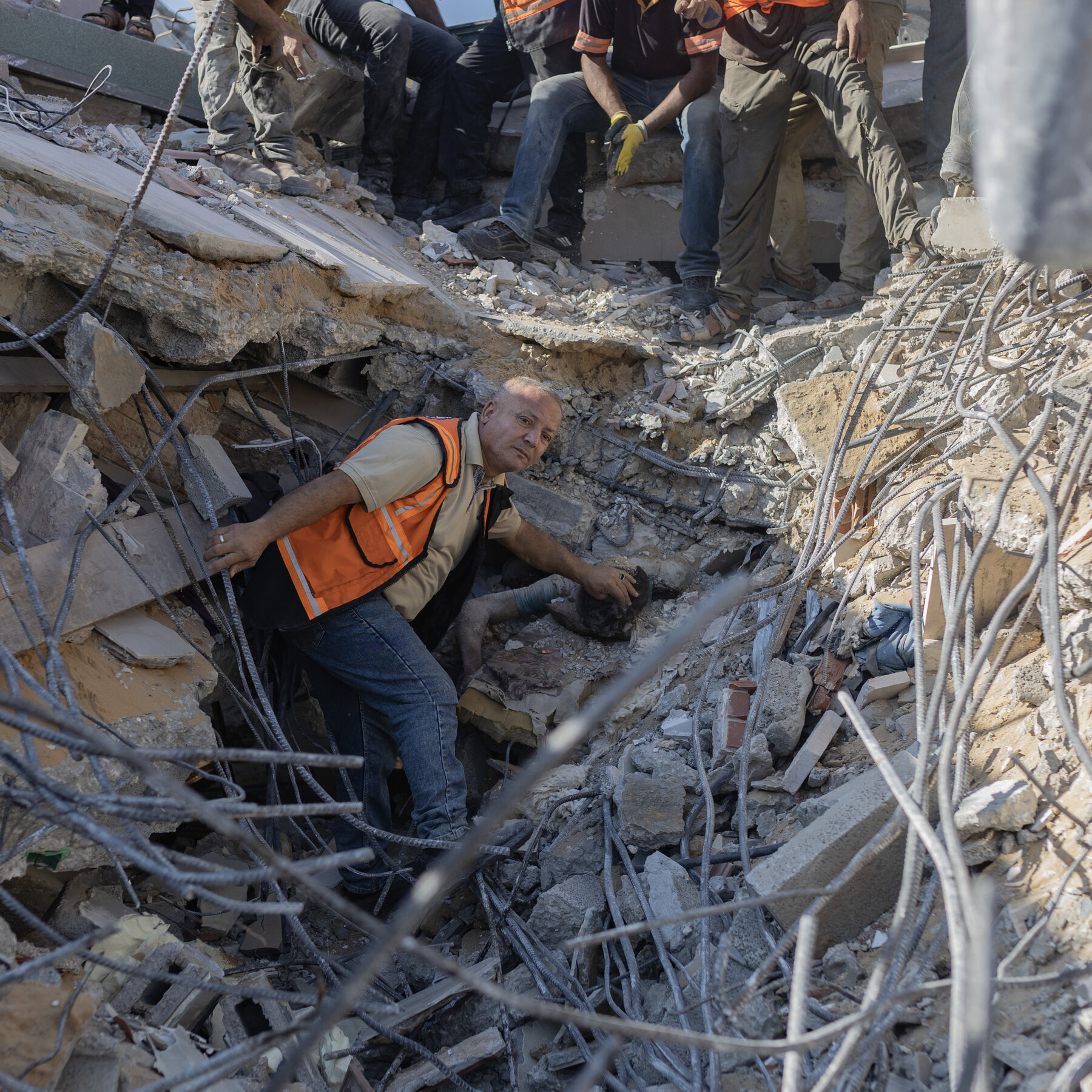 The Deadly Choice Facing Many Gazans, and a New Disclosure of ‘Concerning’ A.I. Behavior 16int gaza building headlines 02 vmgp mediumSquareAt3X