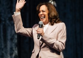 Many Democrats Are Avoiding Kamala Harris. Abdul El-Sayed Is Welcoming Her.