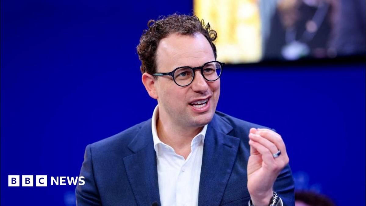 Anthropic boss Dario Amodei calls for AI development to slow down 2c 4