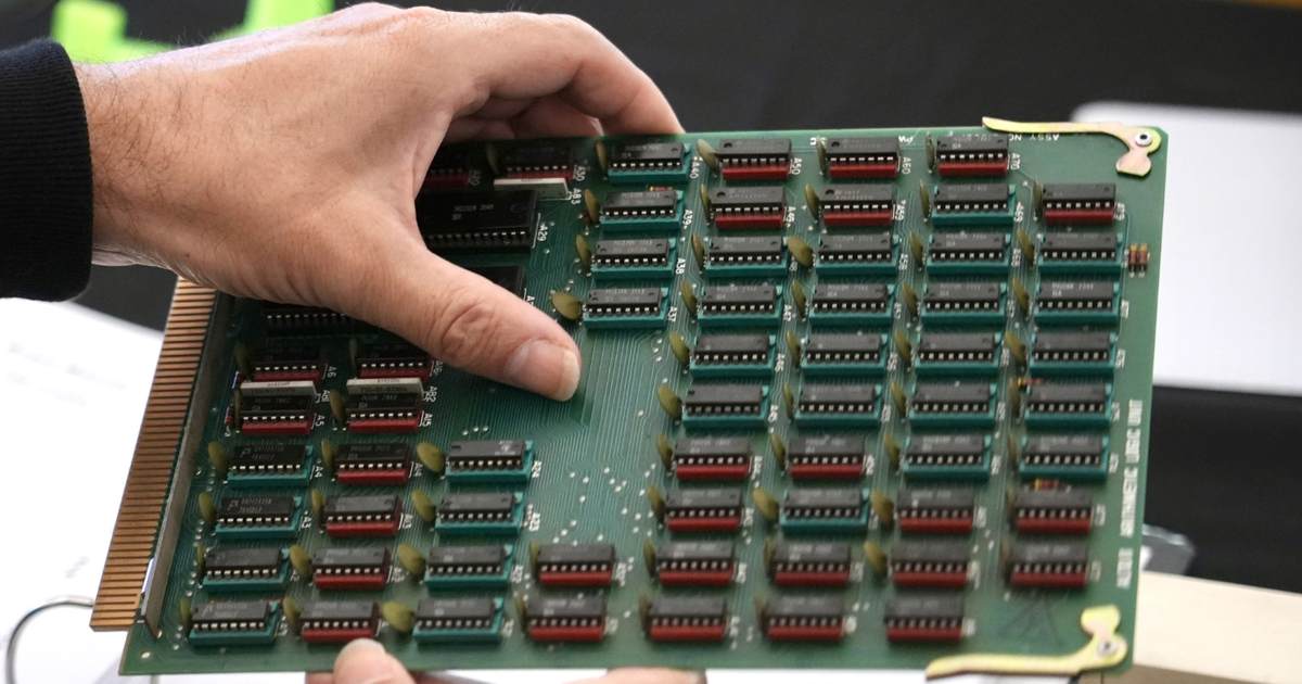 As AI Erases Entry-Level Jobs, the Middle East’s Private Sector Is Hiring Its Youth 4c5c 969d ad39ebd0b564 1200x630 1