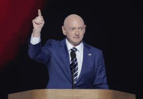 Dem Mark Kelly Says ‘Everyday American’ Left Handwritten Note on Plane Seat While He Was in the Can