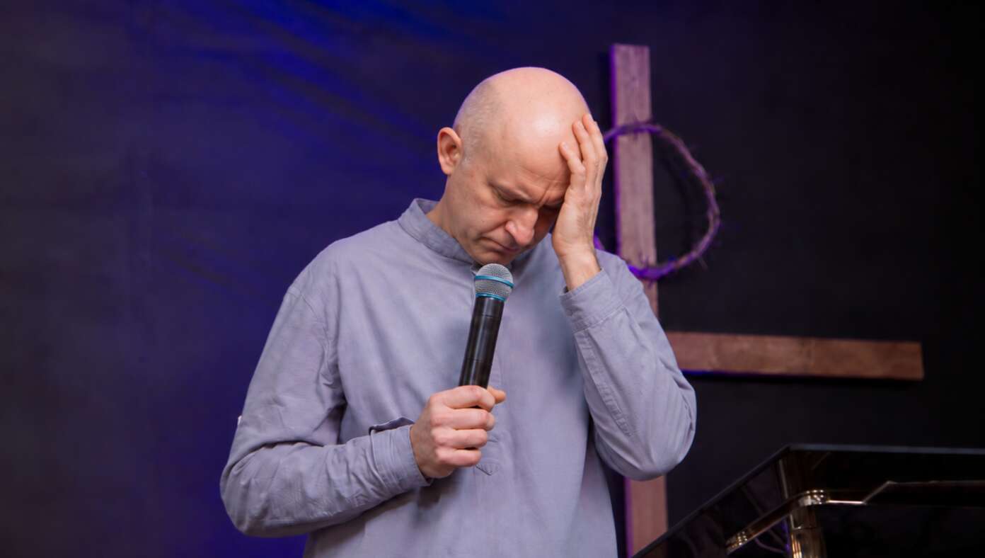 What A Noob! This So-Called 'Pastor' Didn't Even Make Each Sermon Point Start With The Same Letter 6ab56767168686ab5676716869