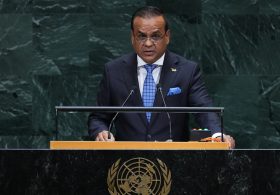 France faces pressure over disputed Indian Ocean island