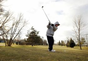 Why the golf industry largely supports permanent daylight saving time