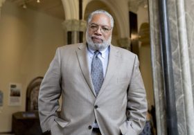 Smithsonian leader Lonnie Bunch to retire as Trump targets institution