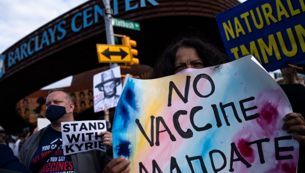 Supreme Court slams door on lawsuit over New York COVID-19 vaccine mandate AP23037638863709