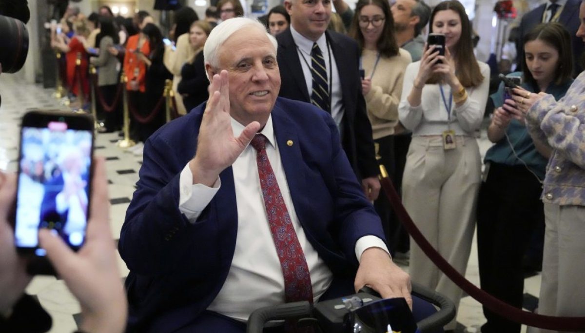 Jim Justice promises to make governor run decision in ‘way less’ than 30 days AP25064060761967 e1789426796511