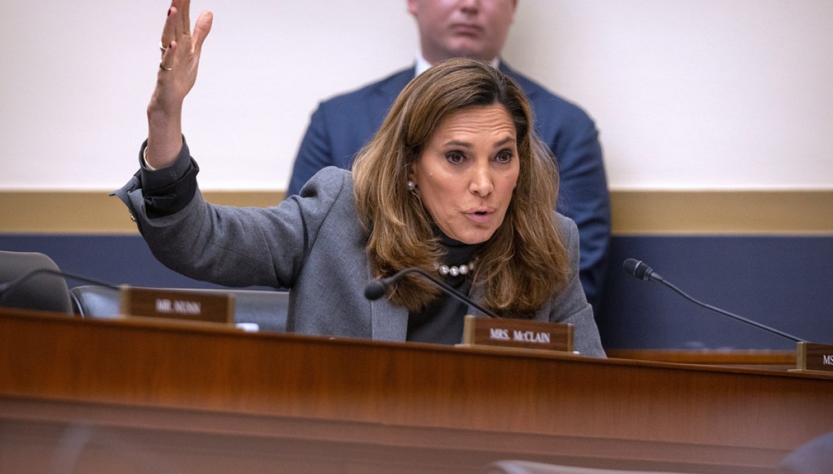 Republican who broke with Trump on immigration finds herself in competitive race: Sabato’s Crystal Ball AP25175582118742 1