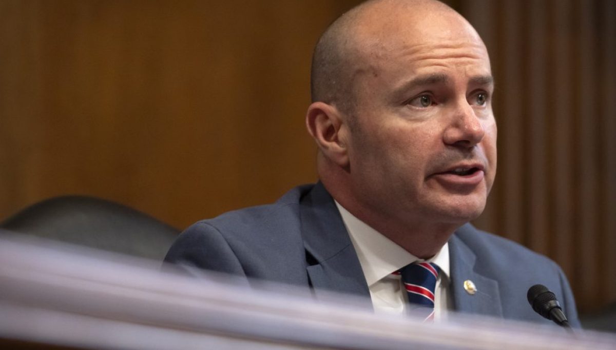 Mike Lee blocks effort to prevent Trump from tearing down presidential memorials AP25191578150675 e1772997542106