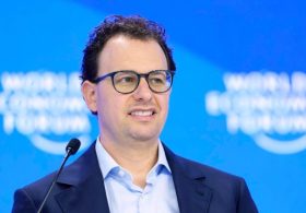 Anthropic CEO Dario Amodei to have private White House dinner with Trump