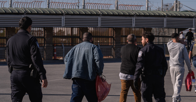 ICE Deports Cuban Communist Agent Who Spied on Dissidents for Decades AP26073052119267 640x335 1