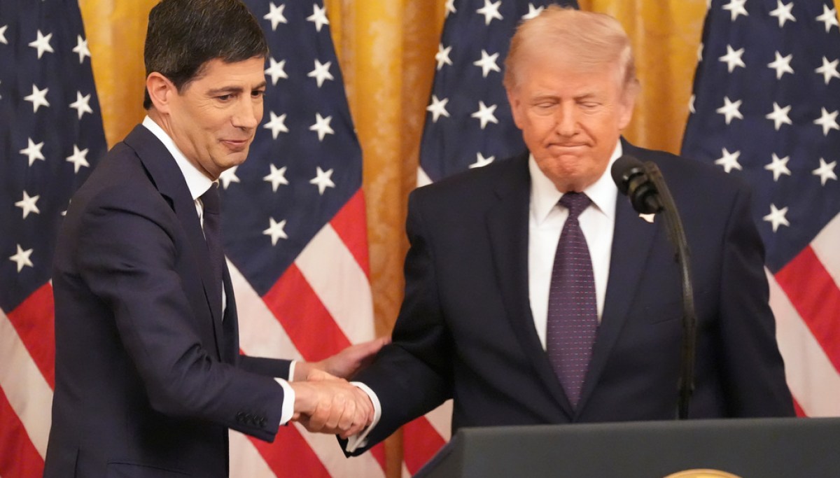 Trump rips ‘hostile’ Fed board after interest rate hike but defends Warsh AP26142608491015
