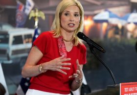 Iowa Senate race shifts to toss-up as Iran war plagues Republican Hinson 