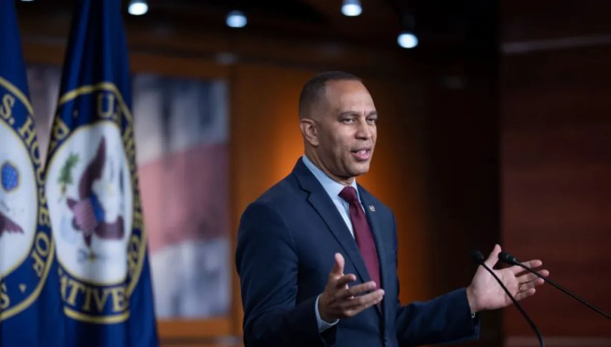 Jeffries open to changing Capitol rules so lawmakers can wear sneakers in speaker’s lobby AP26204575224682 e1785089253130