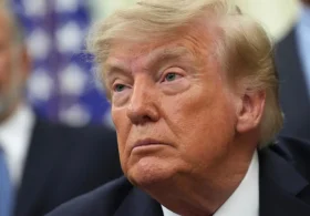 Trump waves off Republican breaks as midterm grows closer