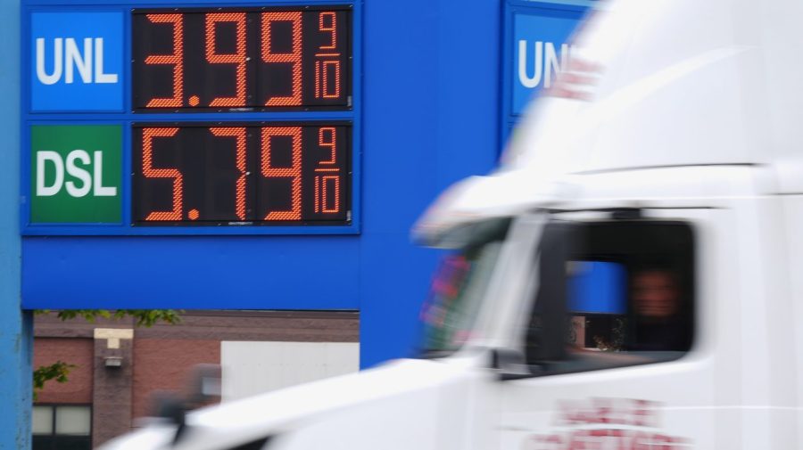 Inflation held steady in August as Iran war surges oil prices AP26247567805937 e1789074138707