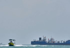 Iran pitches 7-day plan to US to reopen strait