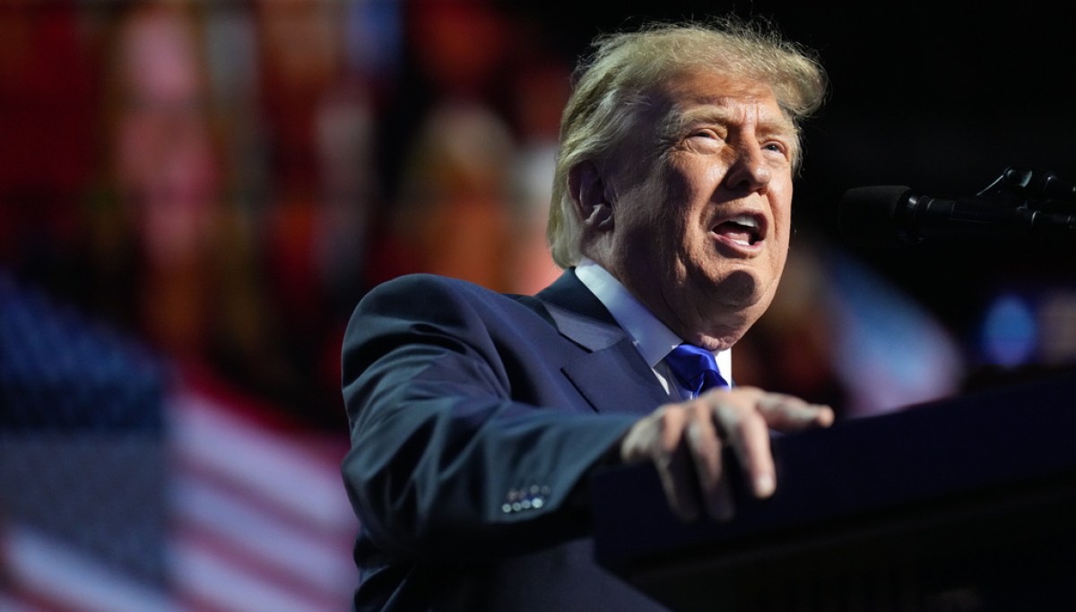 Trump promises $5,000 dividend for every American adult if GOP wins midterm elections AP26253068231650