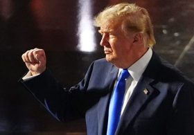 Trump promises Obamacare rebates to people in swing states